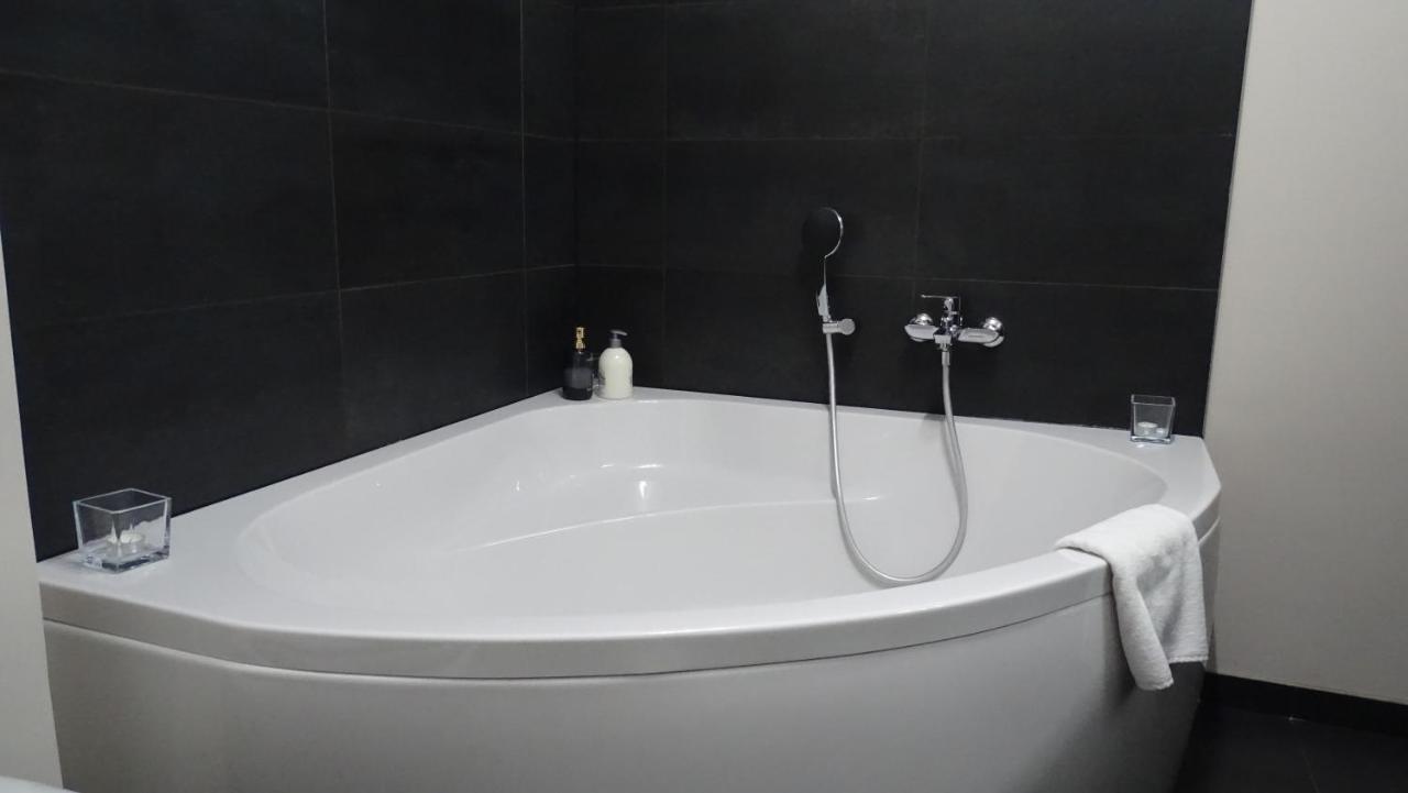 Cote Grange Hotel Tournai Bagian luar foto